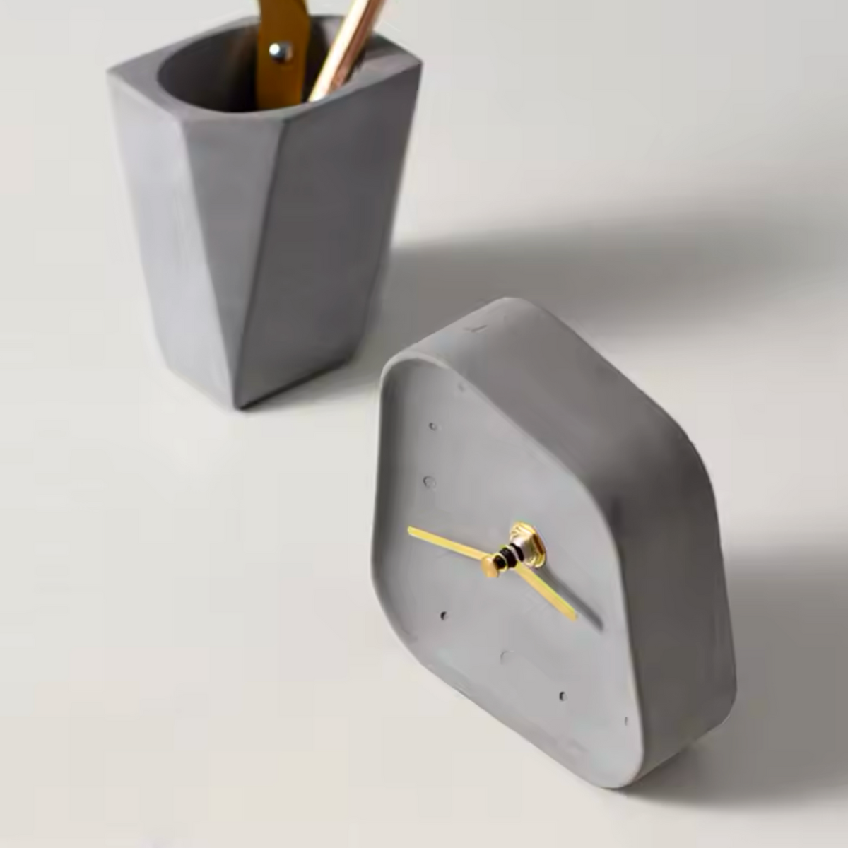 Horloge À Poser Forme Asymétrique