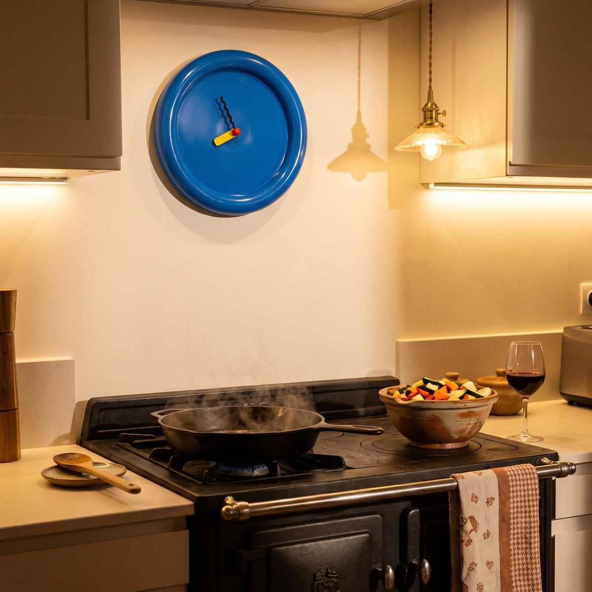 Horloge Murale Bleu Design – mise en situation