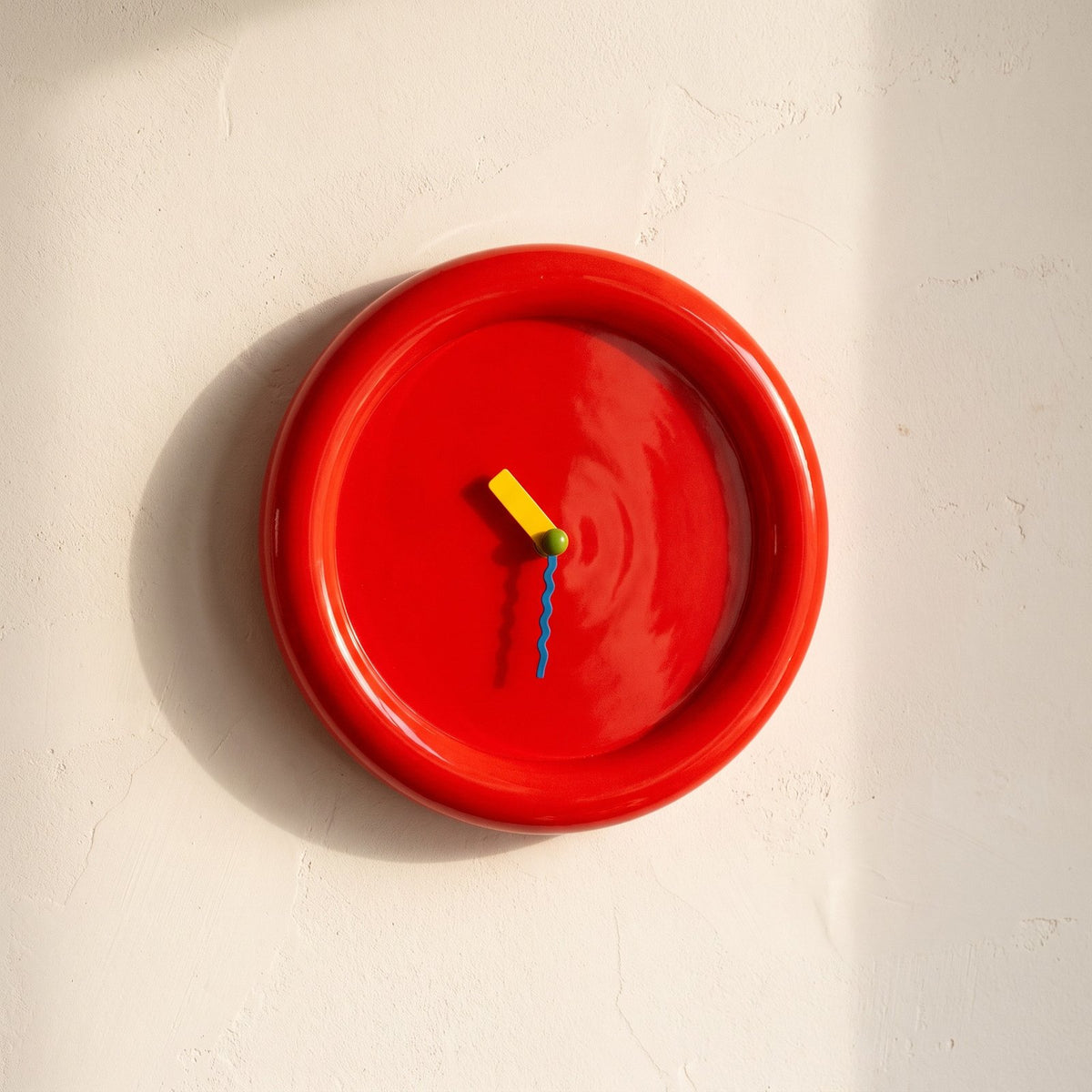 Horloge Murale Bleu Design – mise en situation