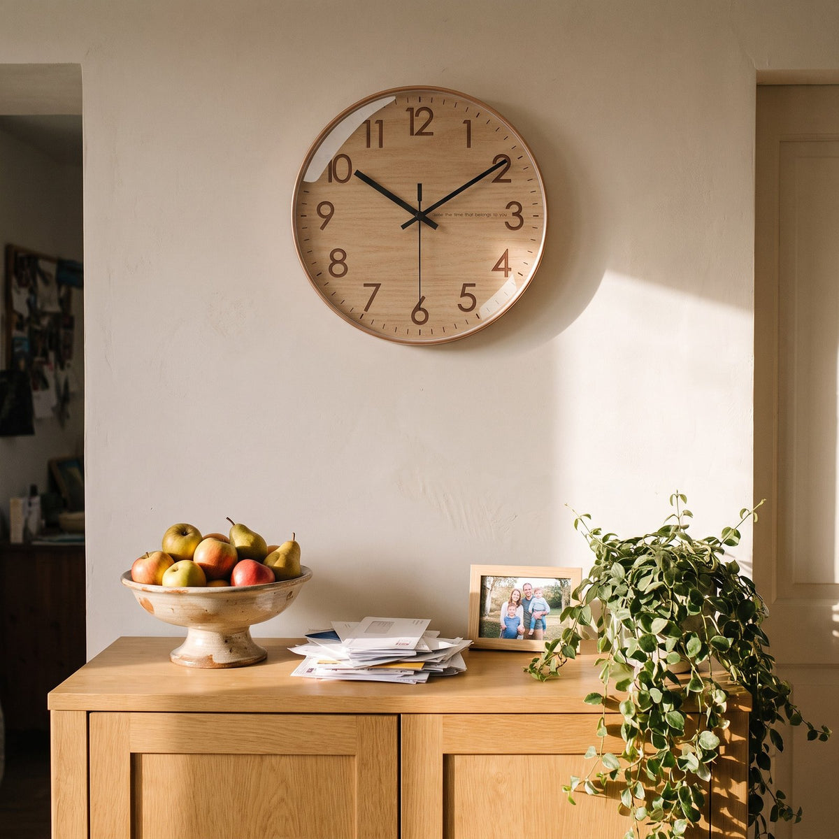 Horloge Murale Bois Naturel – mise en situation