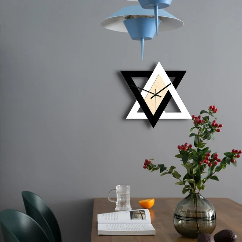 Horloge Murale Triangle Moderne
