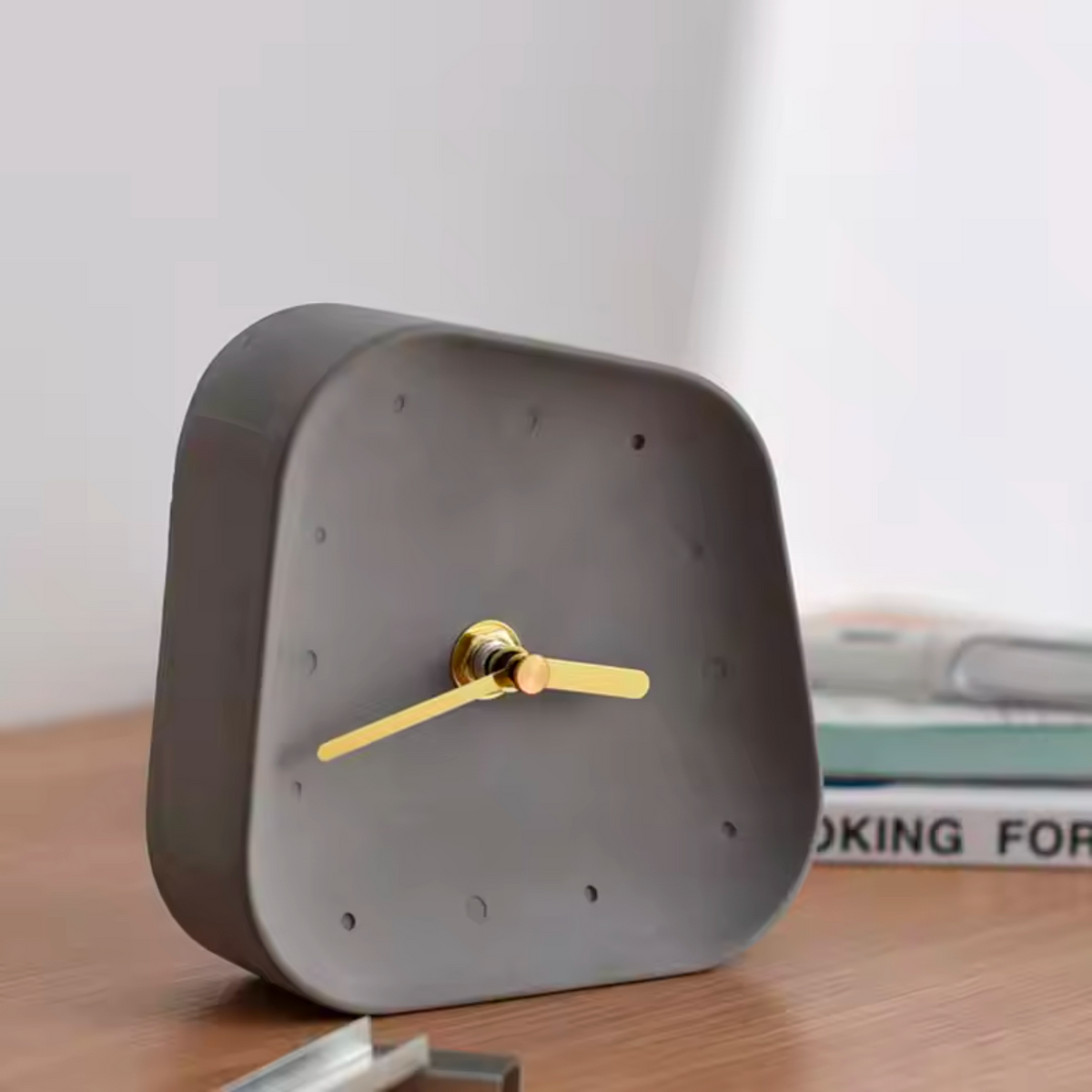 Horloge À Poser Forme Asymétrique